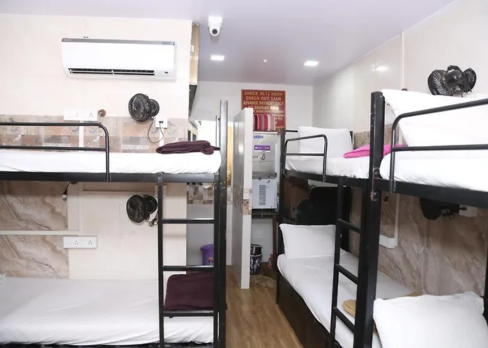 Super Sleepwell Male-Female Hostel Mumbai